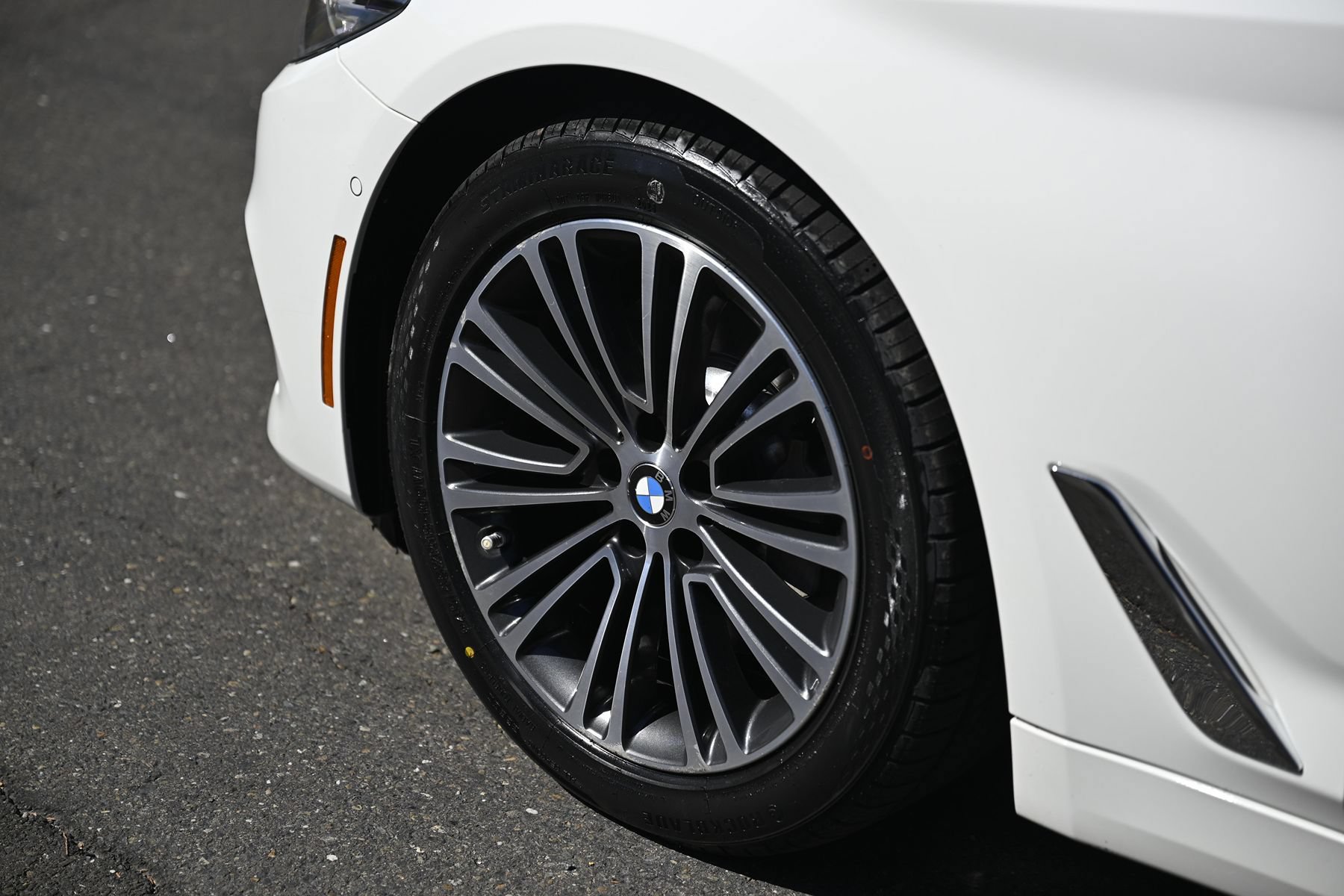 Used 2017 BMW 530i xDrive AWD/4WD image 10