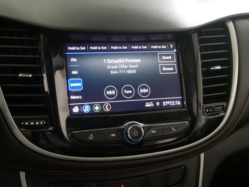 Used 2022 Chevrolet Trax LT w/ Sport Edition image 22