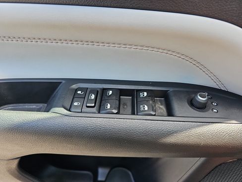 Used 2023 Jeep Compass Limited w/ Sun and Sound Group AWD/4WD image 23