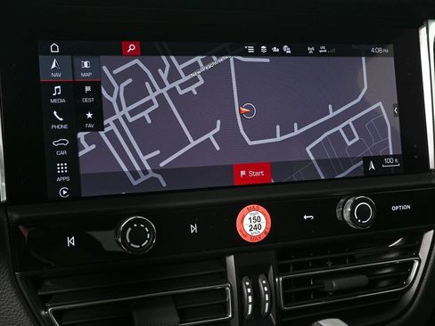 Certified 2025 Porsche Macan image 14