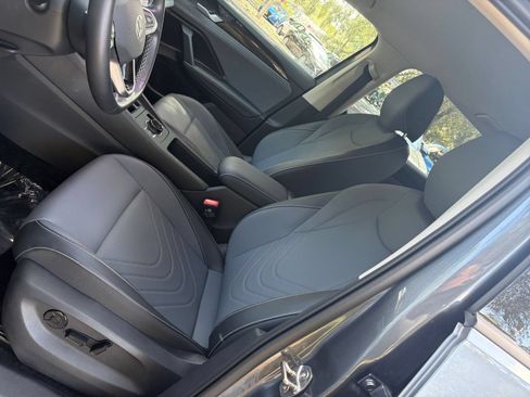 Used 2026 Volkswagen Tiguan SE FWD image 32
