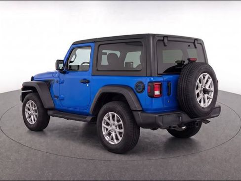 Used 2023 Jeep Wrangler Sport AWD/4WD image 4