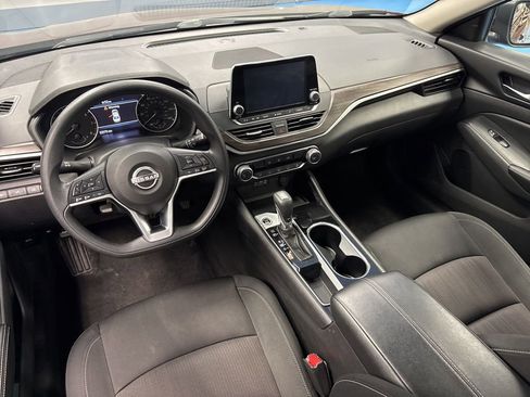 Used 2024 Nissan Altima 2.5 SV FWD image 21