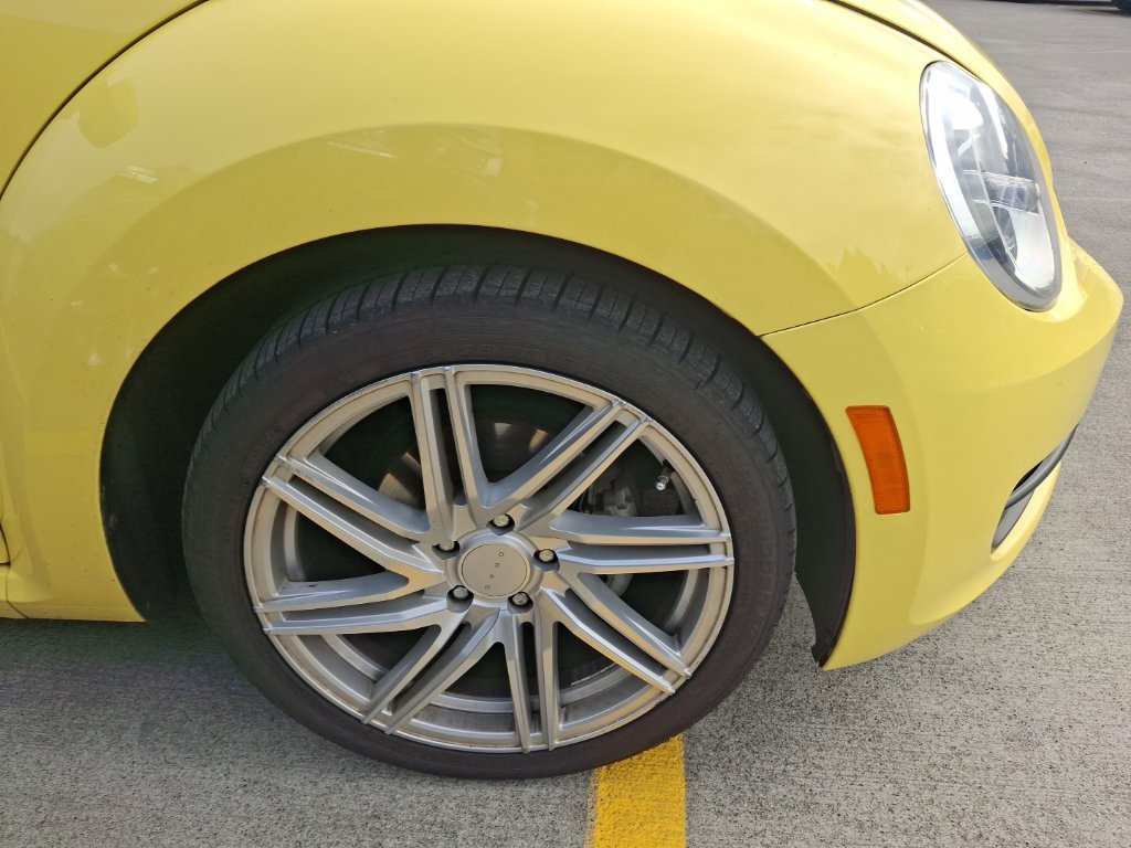 Used 2013 Volkswagen Beetle 2.5 FWD image 5
