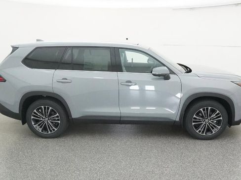 New 2026 Toyota Grand Highlander AWD Hybrid image 44