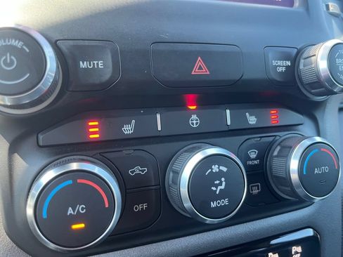 Used 2022 RAM 1500 Big Horn AWD/4WD image 30