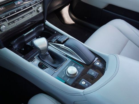 Used 2017 Lexus LS 460 w/ Comfort Package image 20