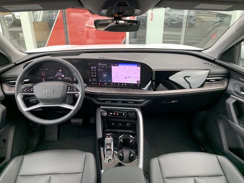 Certified 2025 Audi Q5 Premium Plus w/ Premium Plus image 12