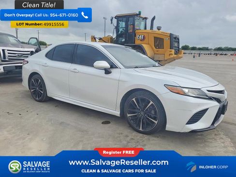 Used 2018 Toyota Camry XSE image 5