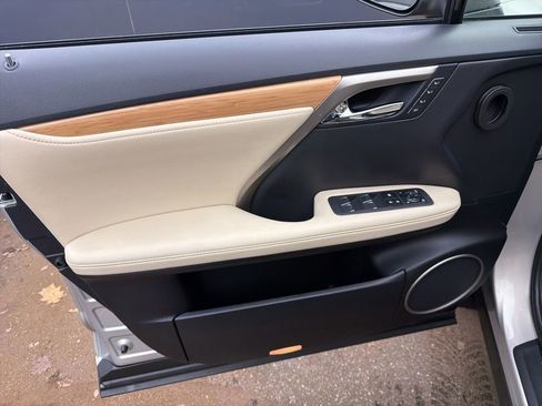 Used 2021 Lexus RX 350L Premium image 12