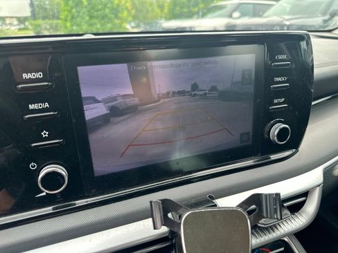 Used 2022 Kia K5 LXS FWD image 15