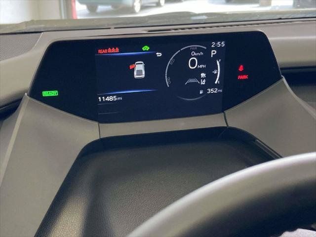 Certified 2025 Toyota Prius LE FWD image 19