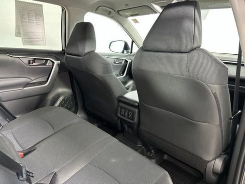 Used 2023 Toyota RAV4 LE AWD/4WD image 28