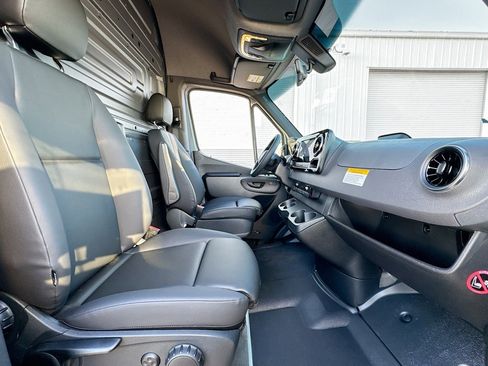 New 2026 Mercedes-Benz Sprinter 2500 image 23
