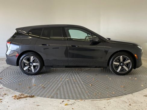 New 2026 BMW iX xDrive60 w/ Premium Package image 7