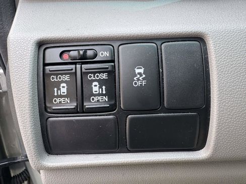 Used 2011 Honda Odyssey EX image 18