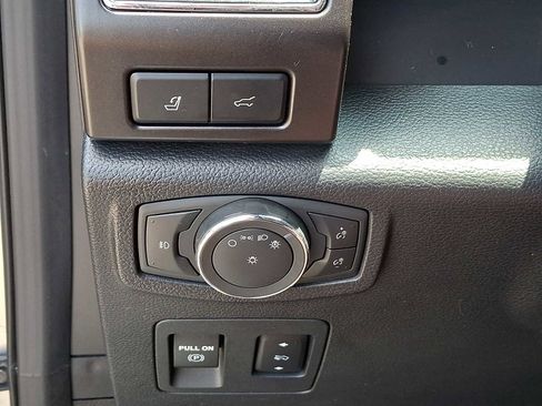 Used 2020 Ford Expedition Limited w/ Equipment Group 303A AWD/4WD image 30