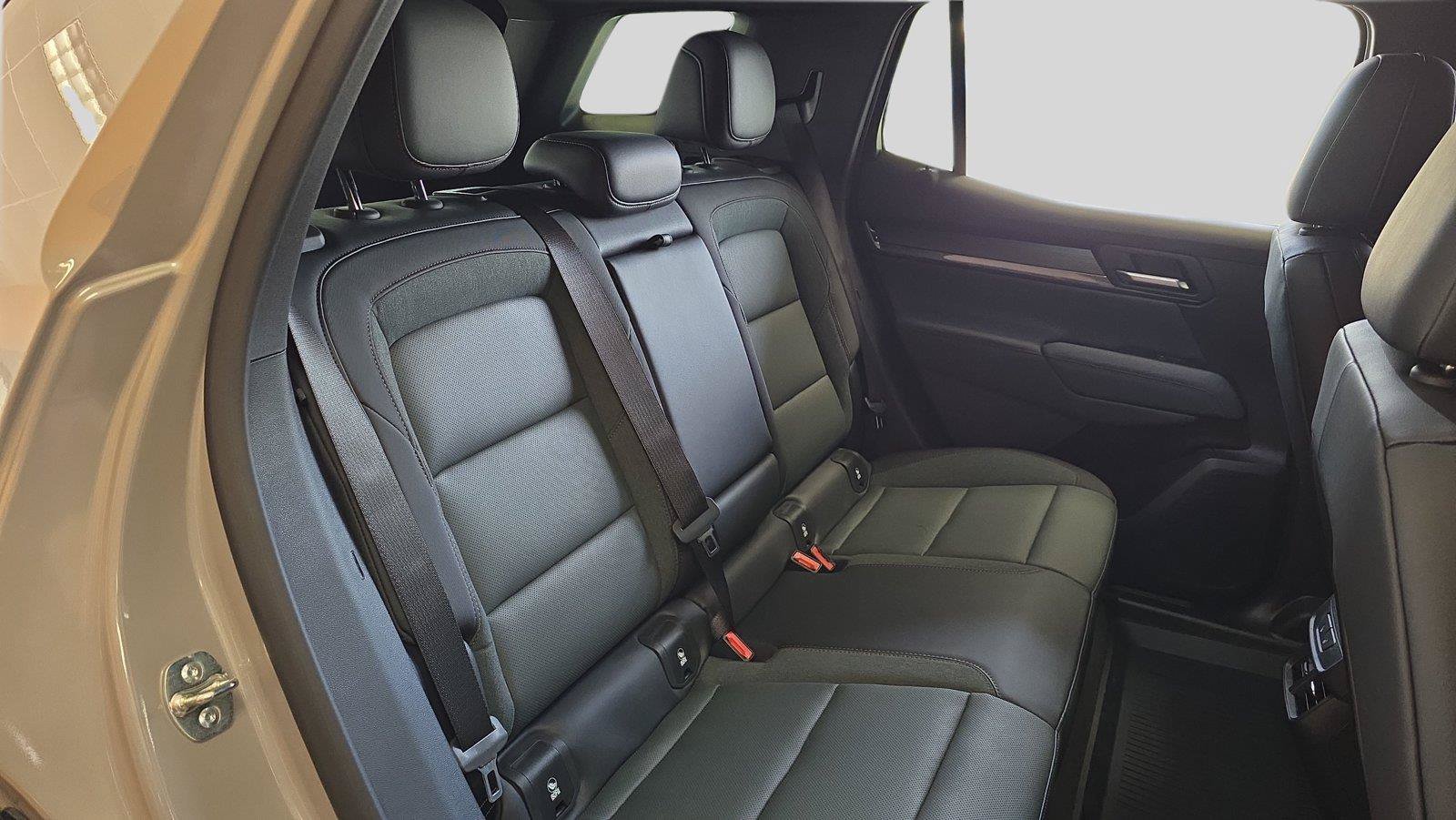 New 2027 GMC Terrain AT4 w/ Convenience Package III AWD/4WD image 17
