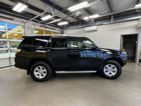 Used 2015 Toyota 4Runner SR5 RWD image 6