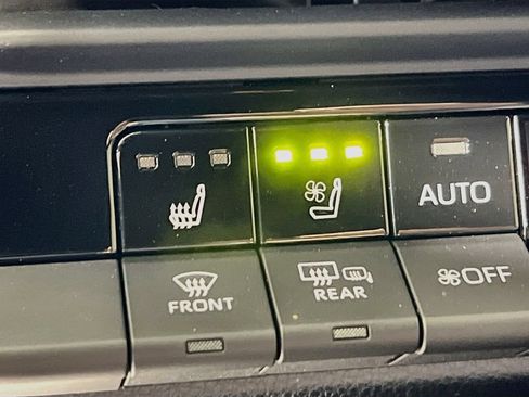 Certified 2023 Toyota Crown Platinum AWD/4WD image 18