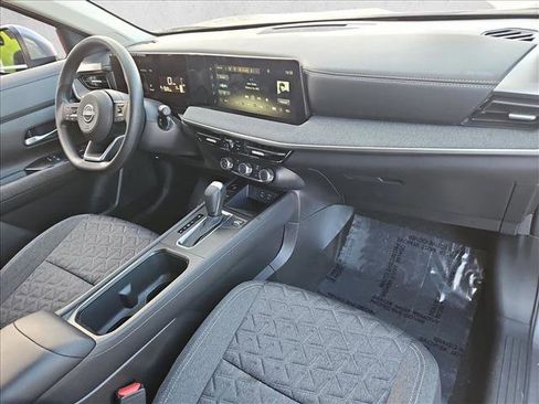 Used 2025 Nissan Kicks SV image 21