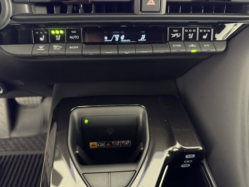 New 2026 Toyota Crown Signia AWD/4WD image 3