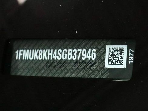 Used 2025 Ford Explorer ST-Line w/ ST-Line Street Pack image 32