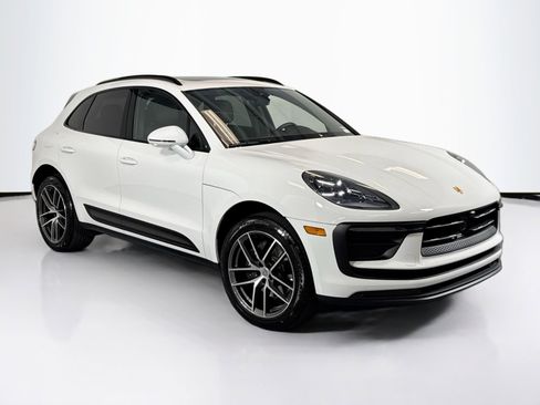 Used 2025 Porsche Macan image 7