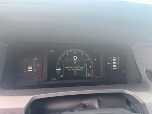Used 2025 Toyota Tacoma SR5 AWD/4WD image 10