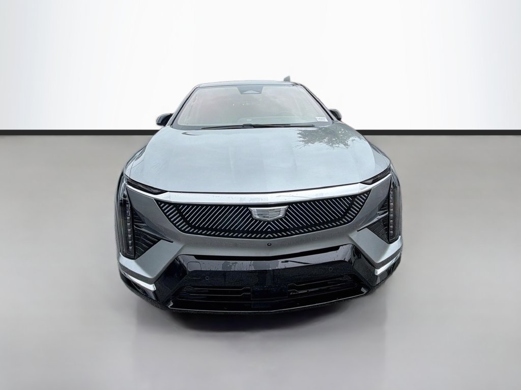 Certified 2025 Cadillac Optiq Luxury 2 AWD/4WD image 2
