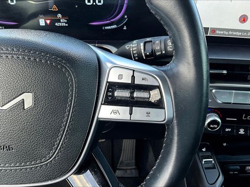 Used 2025 Kia Telluride S FWD image 13