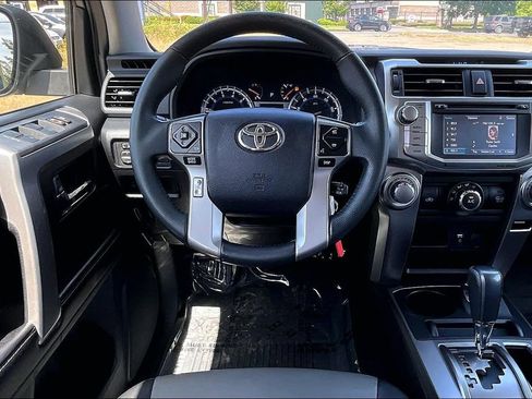 Used 2017 Toyota 4Runner SR5 Premium AWD/4WD image 7