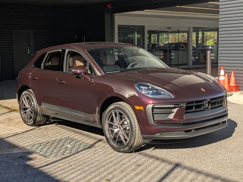 New 2026 Porsche Macan image 7