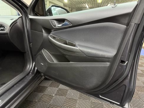 Used 2016 Chevrolet Cruze LT w/ Sun And Sound Package FWD image 5