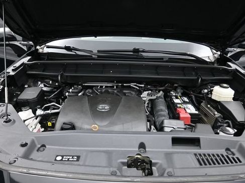Used 2020 Toyota Highlander Limited FWD image 20