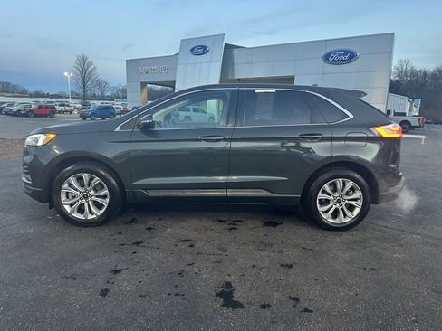 Used 2024 Ford Edge Titanium image 2