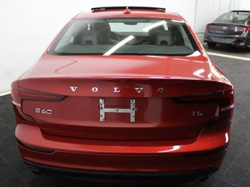 Used 2021 Volvo S60 T5 Momentum FWD image 7