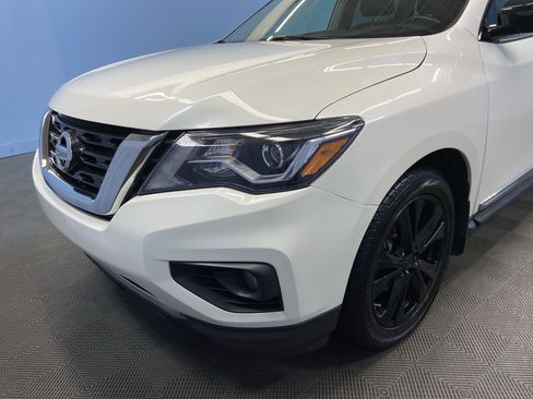 Used 2017 Nissan Pathfinder Platinum w/ Midnight Edition Package image 46