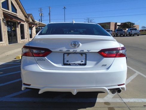 Used 2024 Toyota Camry SE image 6
