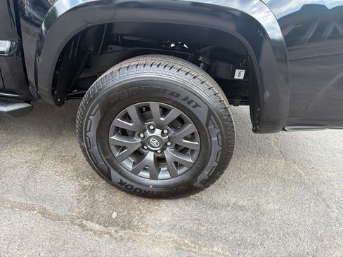 Used 2023 Toyota Tacoma SR5 AWD/4WD image 13