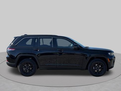 New 2026 Jeep Grand Cherokee Altitude AWD/4WD image 2