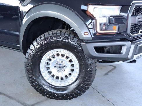 Used 2019 Ford F150 Raptor w/ Equipment Group 802A Luxury AWD/4WD image 4