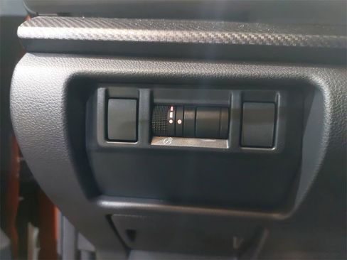 Certified 2025 Subaru Crosstrek 2.5i Limited image 24