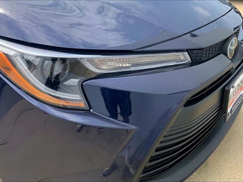 Used 2025 Toyota Corolla LE FWD image 34