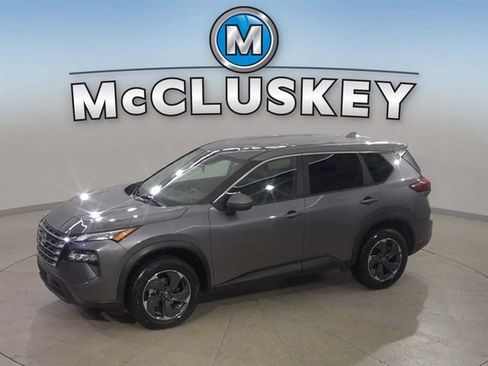 Used 2025 Nissan Rogue SV FWD image 1