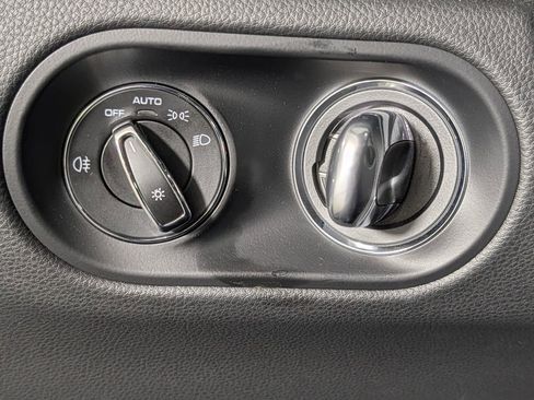 Certified 2026 Porsche Macan AWD/4WD image 34