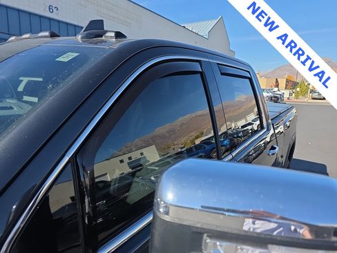 Used 2023 GMC Sierra 2500 Denali w/ Denali Ultimate Package image 9