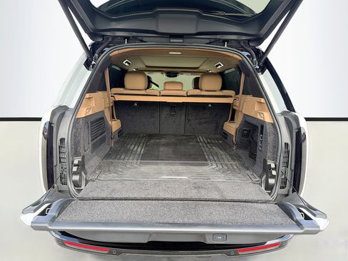 New 2026 Land Rover Range Rover Long Wheelbase SE AWD/4WD image 44