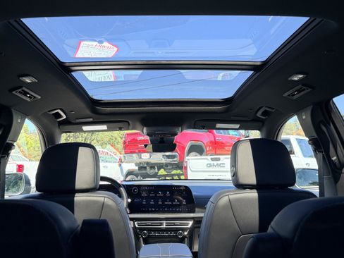 New 2026 Chevrolet Traverse High Country AWD/4WD image 9