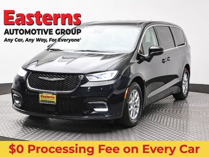 Used 2023 Chrysler Pacifica Touring-L